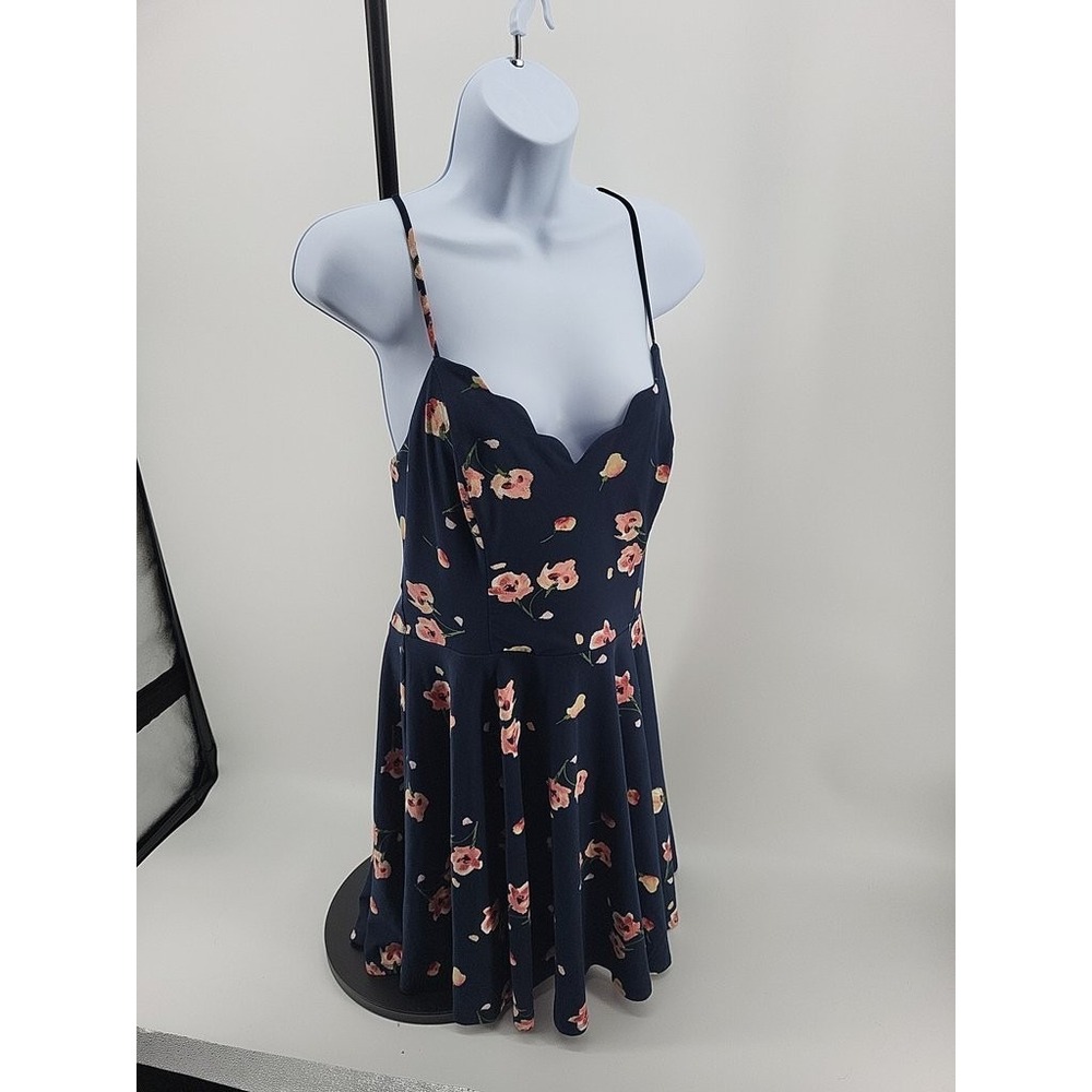 The General‎ Good Navy Blue Floral Scalloped Neck Mini Dress Cross Back Size L